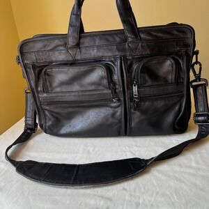 Tumi Black Leather Expandable Laptop Briefcase Triple Compartment Shoulder Strap